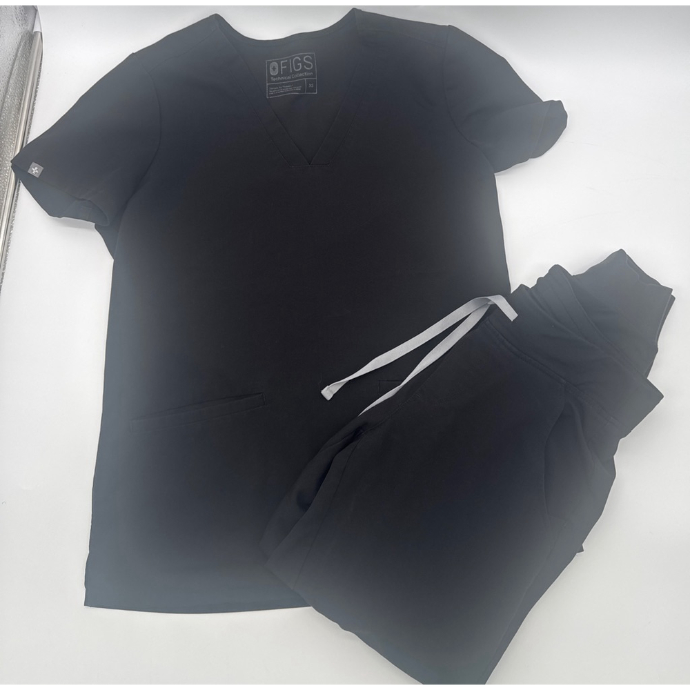 FIGS Black Technical Collection XS Scrub Set Zamora Joggers